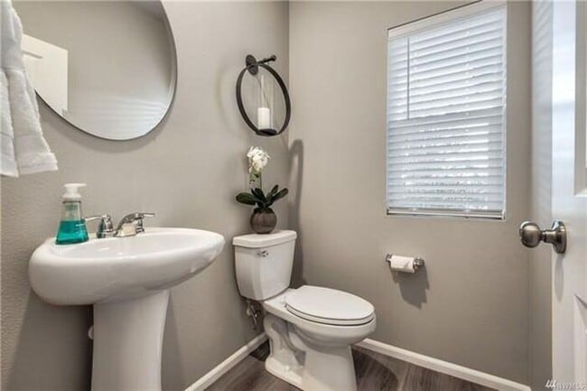 Building Photo - Sunrise TOWN HOME 2BDR 2.5BATH W/ 2 CAR GA...