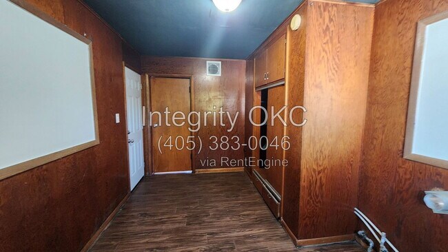 Building Photo - 409 N Key Blvd