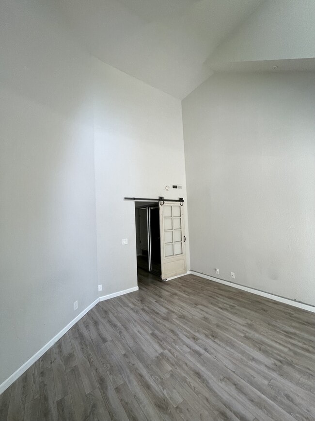 Building Photo - 2601 Willowbrook Ln