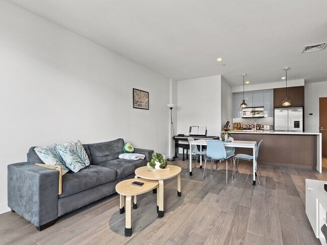 Building Photo - 375 Canal St