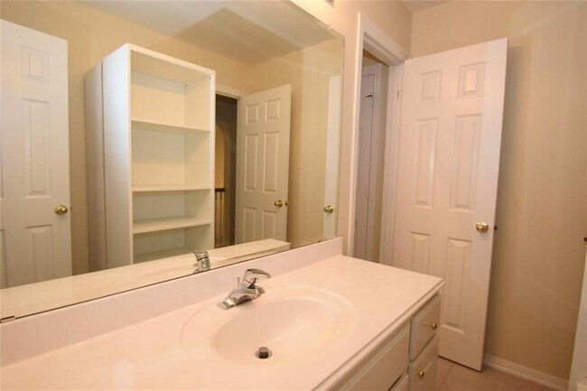 Building Photo - 5011 Quiet Falls Ct