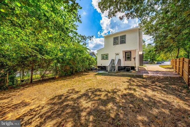 Building Photo - 2800 Upshur St