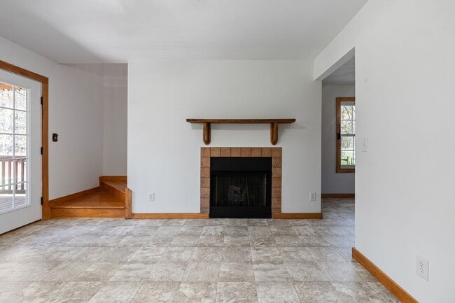 Building Photo - Fabulous Home near Silk Hope Chatham County - Cabin living close to Shakori