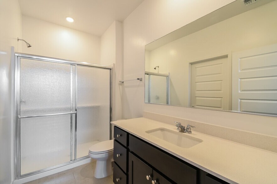 Building Photo - 10336 W Harper St