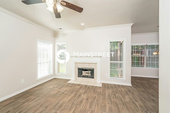 Building Photo - 3 Bedroom Pet-Friendly Home in GARDENDALE, AL with Main Street Renewal