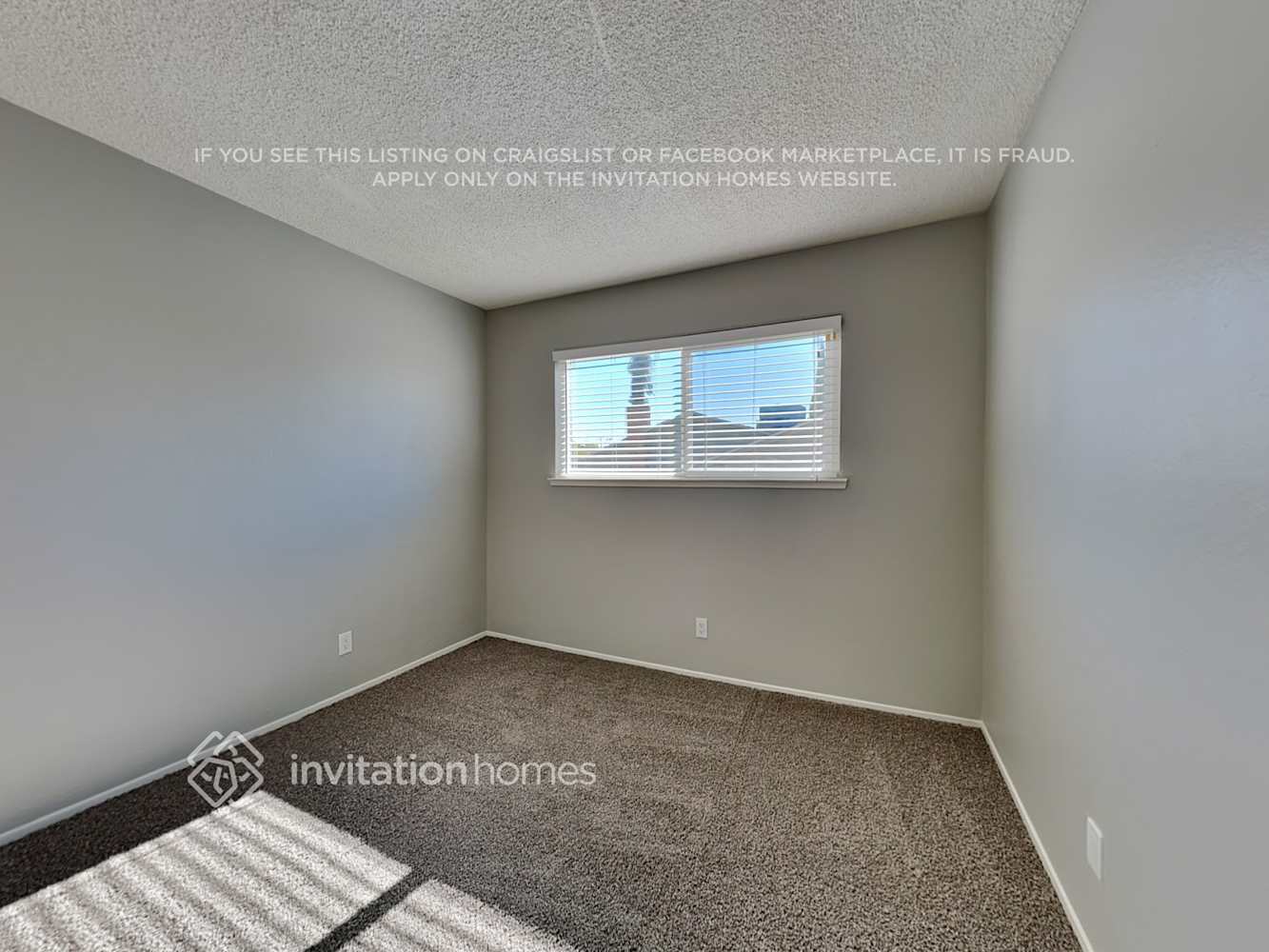 Building Photo - 259 Redwing St