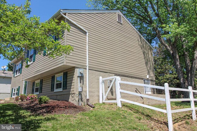 Building Photo - 24201 Bush Hill Rd