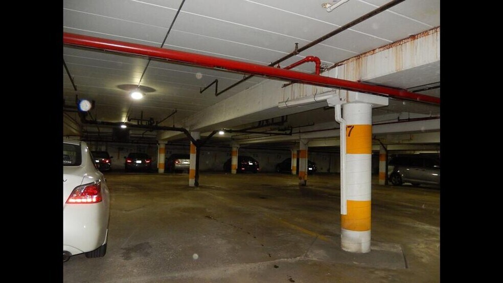 Building Photo - 1919 Prairie Sq