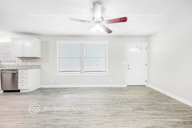 Building Photo - 640 Des Moines Dr