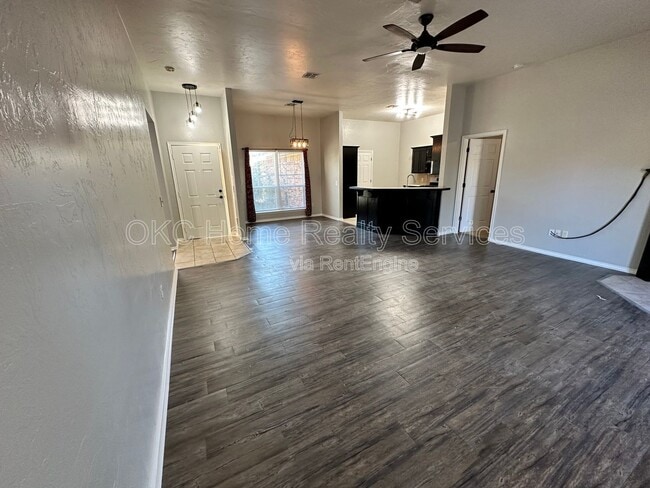 Building Photo - 4905 SE 55th St