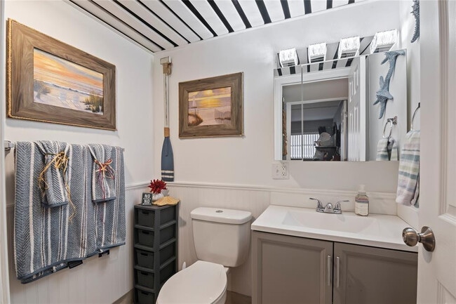 Building Photo - 352 Saxony Trail