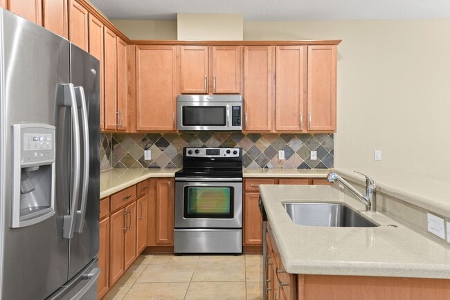 Building Photo - Savannah Park 3 bedroom townhouse