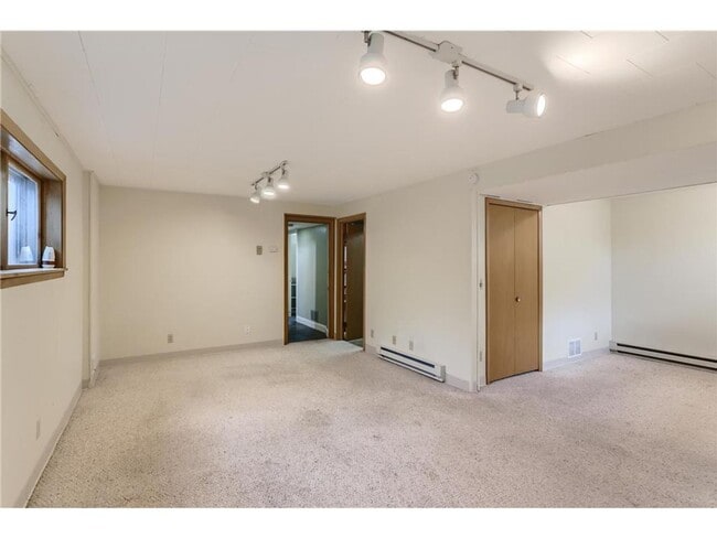 Building Photo - Spacious single-family home *3Bd*3Bath in New Hope Avail June 1