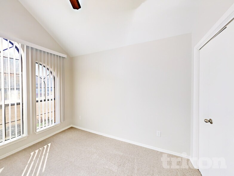 Building Photo - 1508 Sunflower Ln