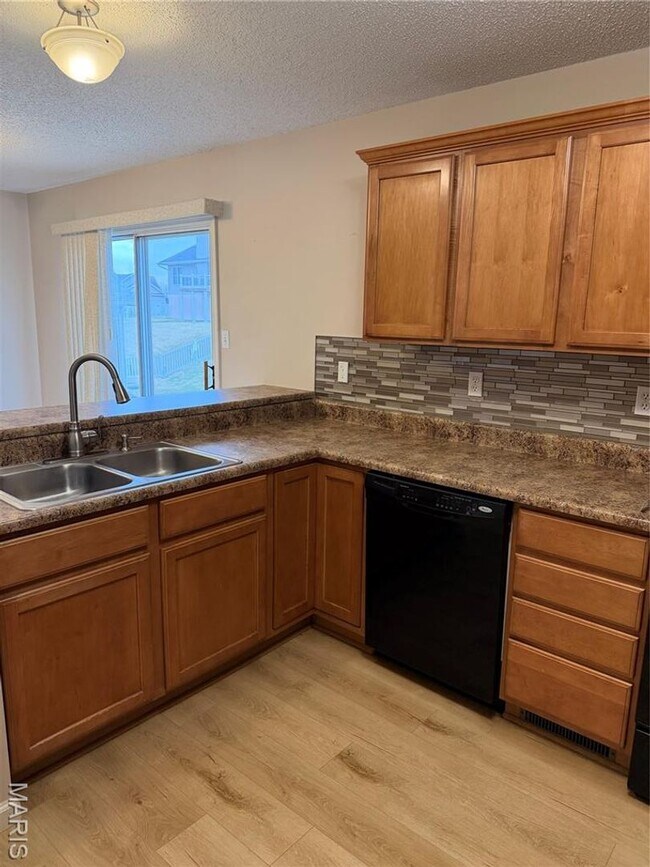 Building Photo - 56 Helena Ct