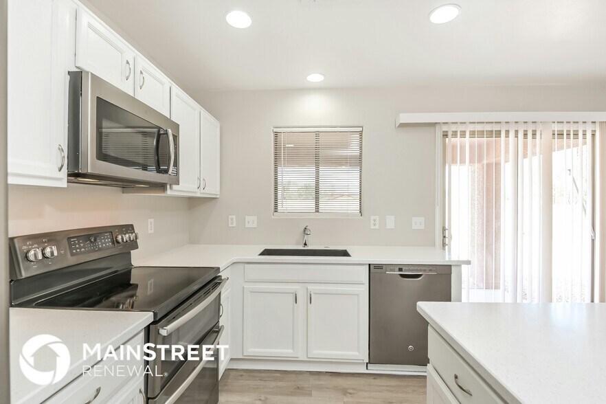 Building Photo - 6244 S High Hope Ln
