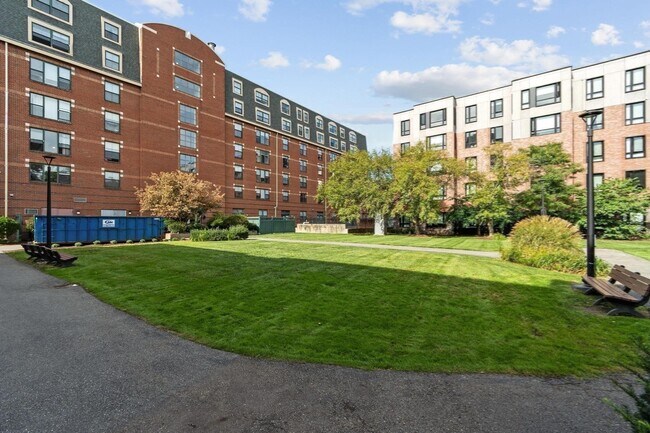 Building Photo - 3 Douglass Park