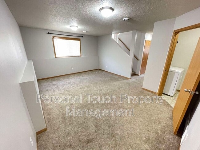 Building Photo - 2510 Amber Valley Ct S