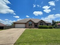 Building Photo - Home near post!