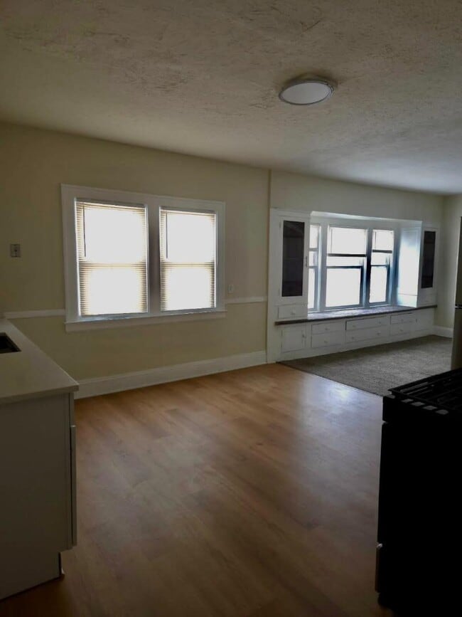 Building Photo - 4014 Cypress Ave