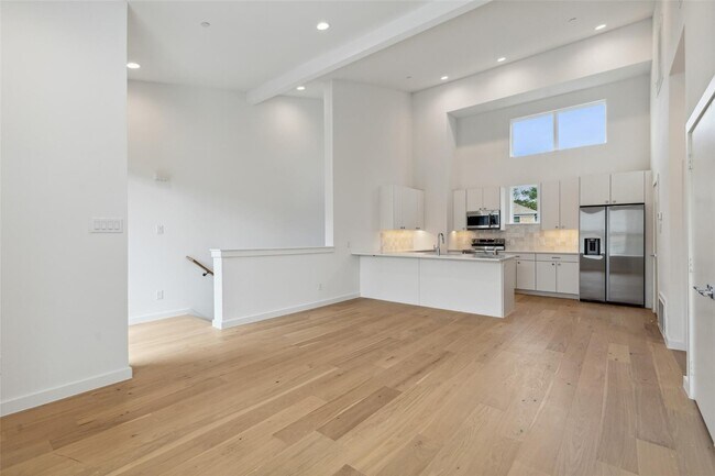 Building Photo - 6144 Oram St