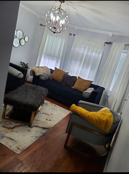 Building Photo - 544 Power Rd