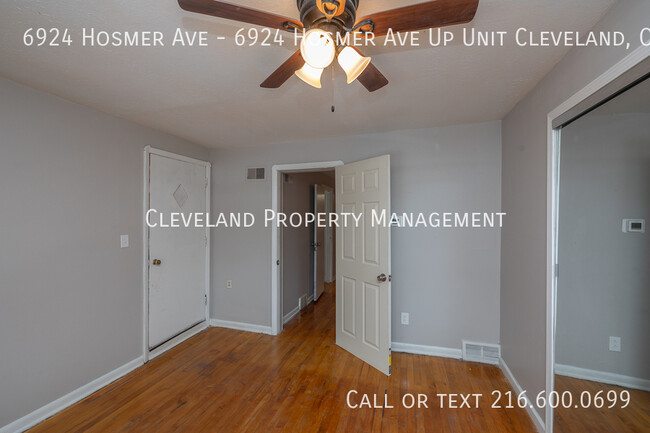 Building Photo - Newly Renovated Cleveland Duplex