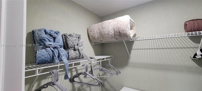 Building Photo - 13285 Arbor Pointe Cir