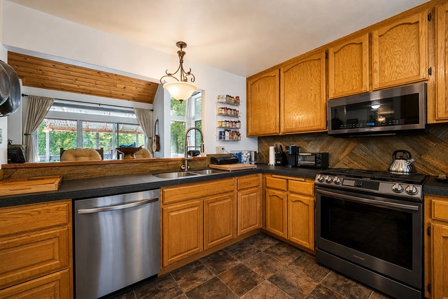 Building Photo - 2116 Bernina Dr
