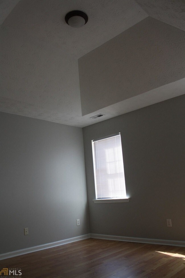 Building Photo - 827 Sweetwater Way