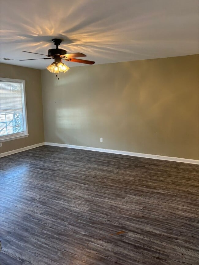 Building Photo - 1407B W Gentilly Rd.