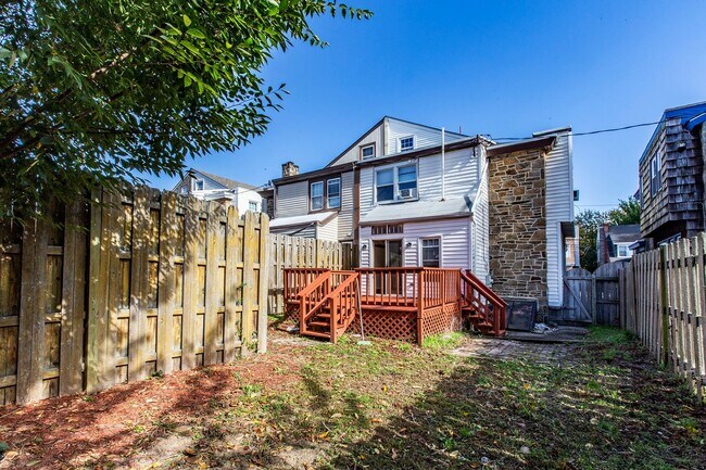 Building Photo - 3 bedroom, 1.5 bath home in The Triangle, Wilmington, DE