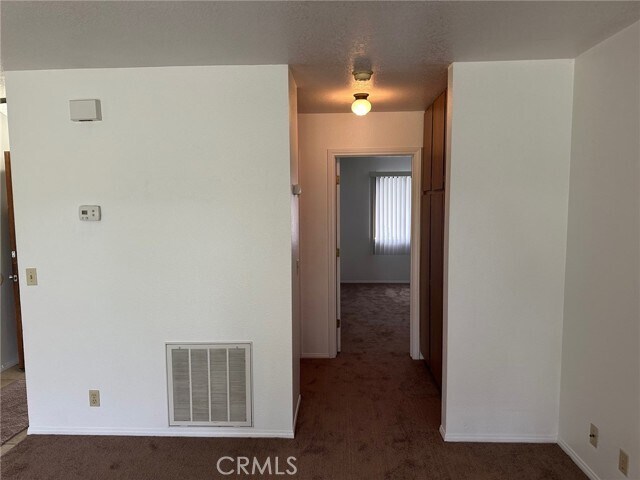 Building Photo - 27535 Lakeview Dr