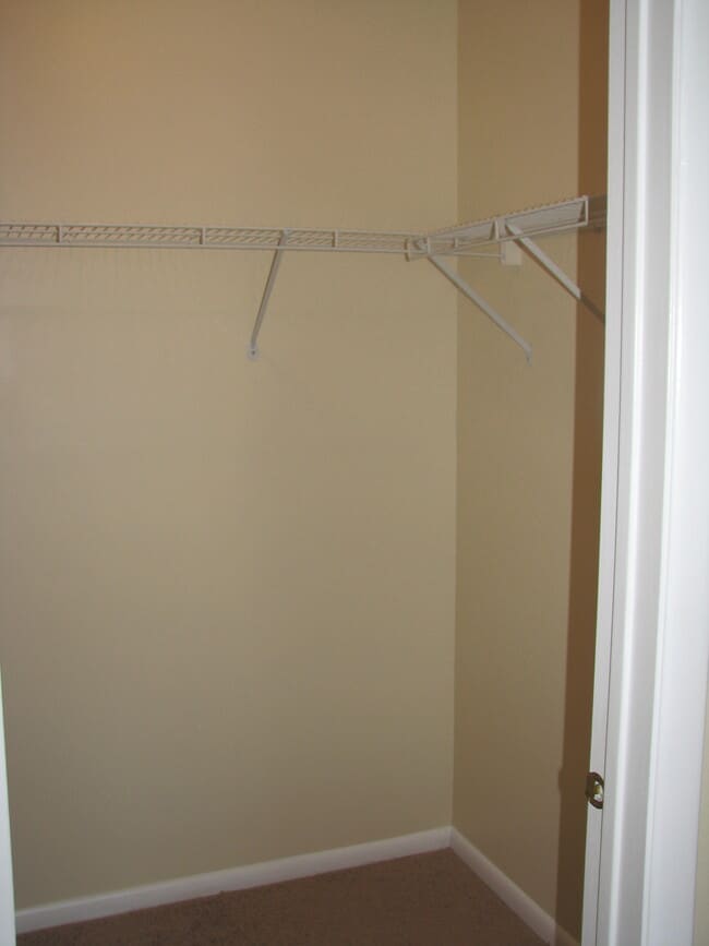 Building Photo - 302 Michelle Ct
