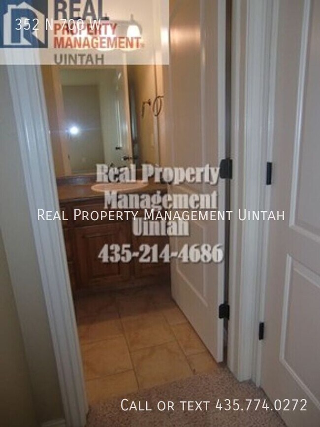 Building Photo - 352 N 700 W