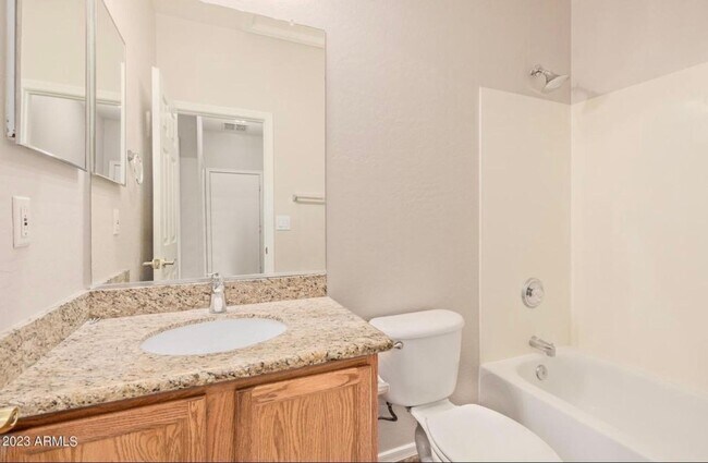 Building Photo - 2530 W Lewis and Clark Trail