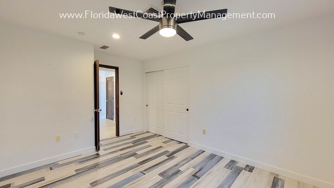 Building Photo - 5428 Beneva Woods Way