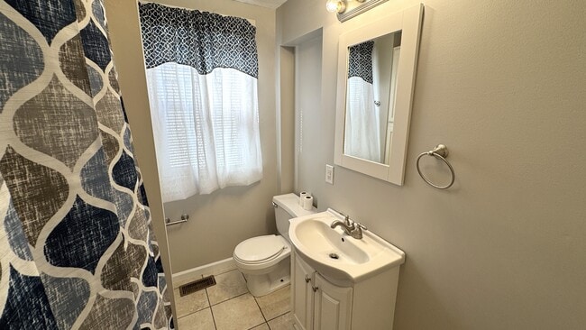 Building Photo - 321 E Tennessee St