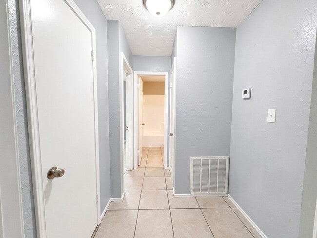Building Photo - 4614 Gurley Ave