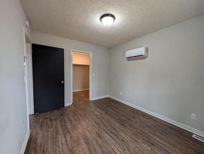 Building Photo - 135 Caz Ln