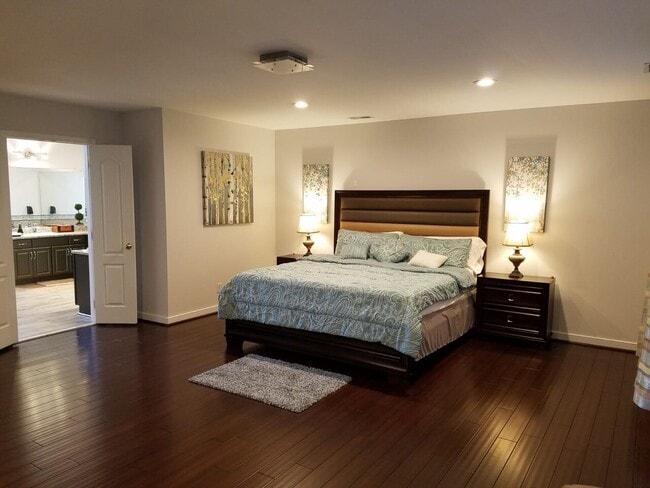 Building Photo - 4917 Sadler Glen Ct, Glen Allen, VA 23060