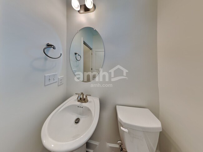 Building Photo - 4300 Spregan Way