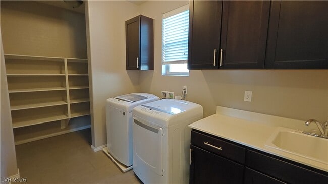 Building Photo - 2868 Josephine Dr