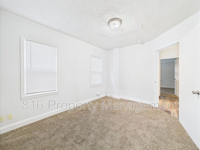 Building Photo - 5611 Olive St