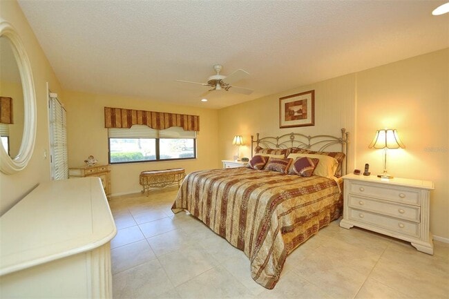 Building Photo - 5728 Doral Dr