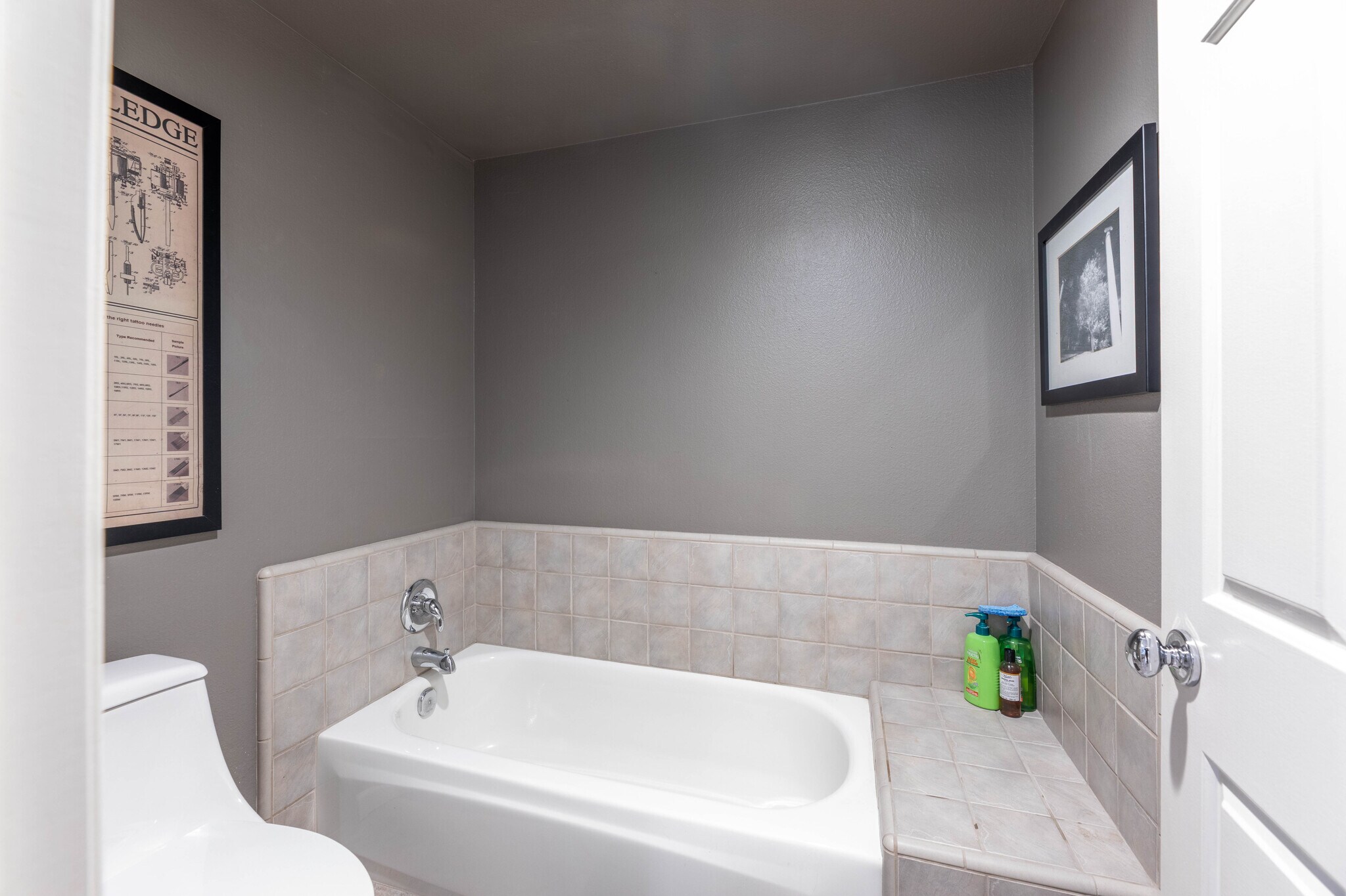 primary bath - 11322 Camarillo St