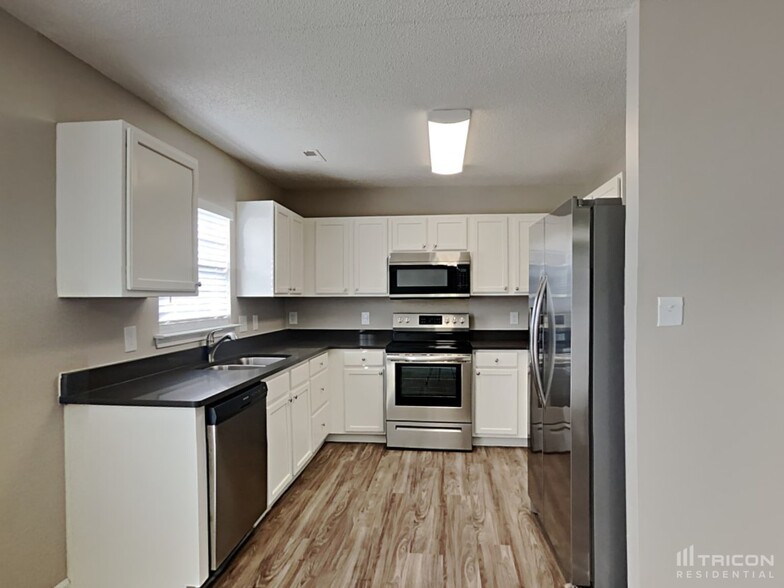 Building Photo - 409 Glencroft Dr