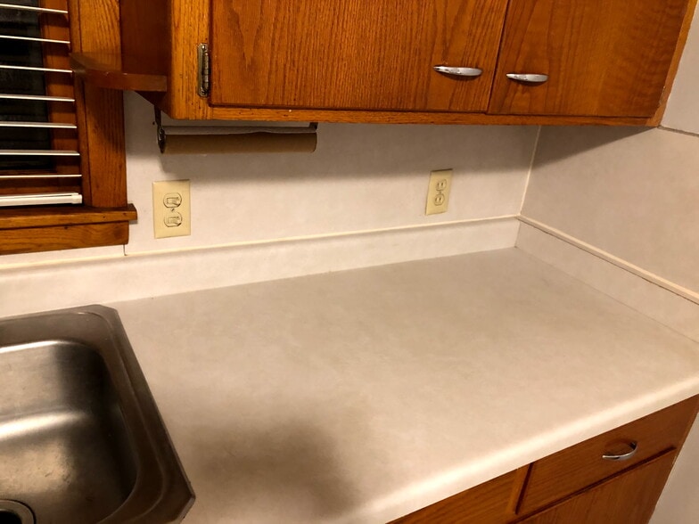 Building Photo - 307 4th St E