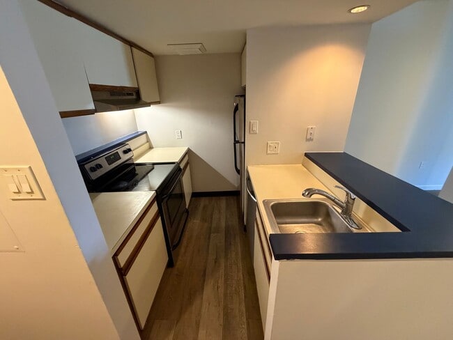 Building Photo - Welcome to Urban Elegance in the Heart of Historic Old City, Philadelphia