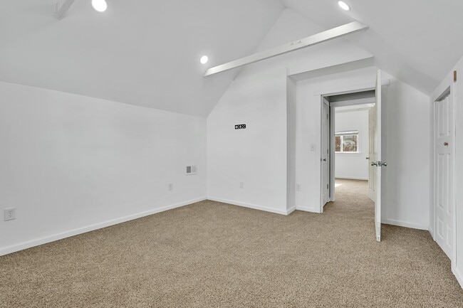 Building Photo - 1518 Howard St